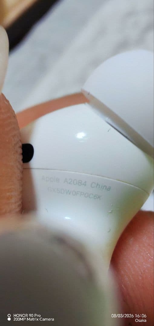 Apple AirPods 1正常に動作し、サウンドの問題もありません。