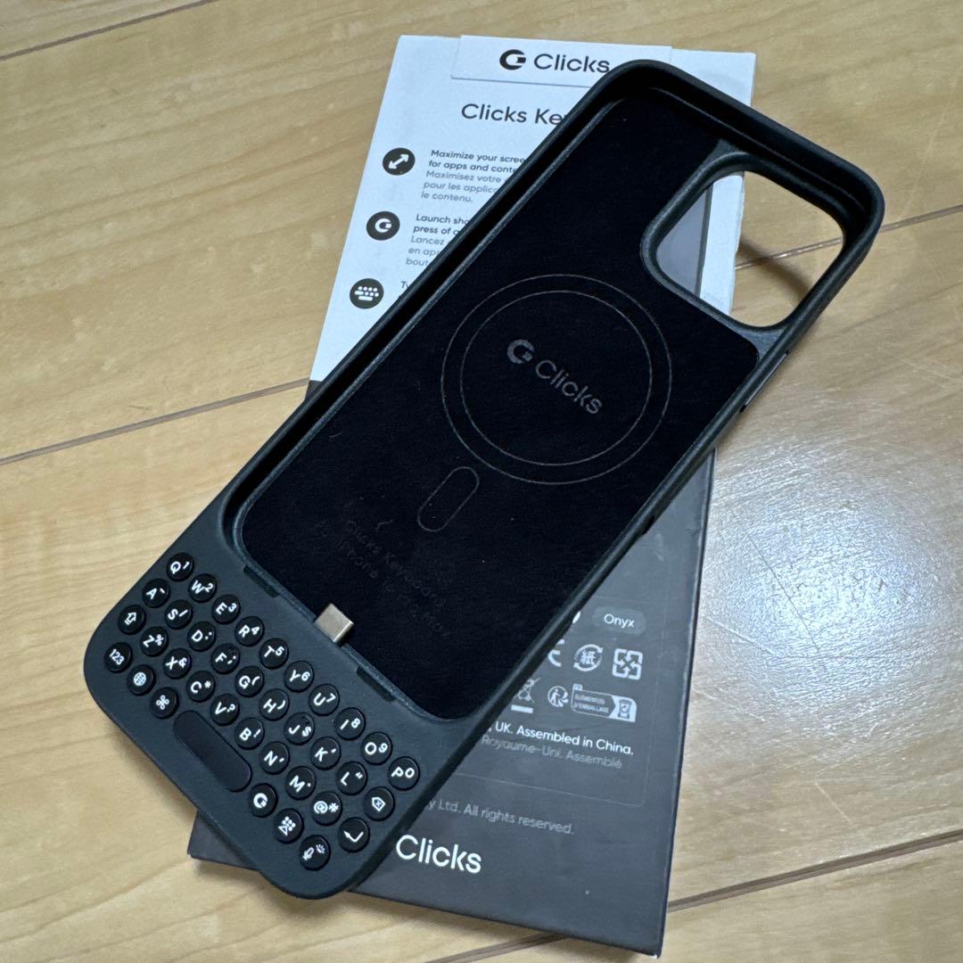 Clicks iPhone 16 Pro Max キーボードケース Onyx