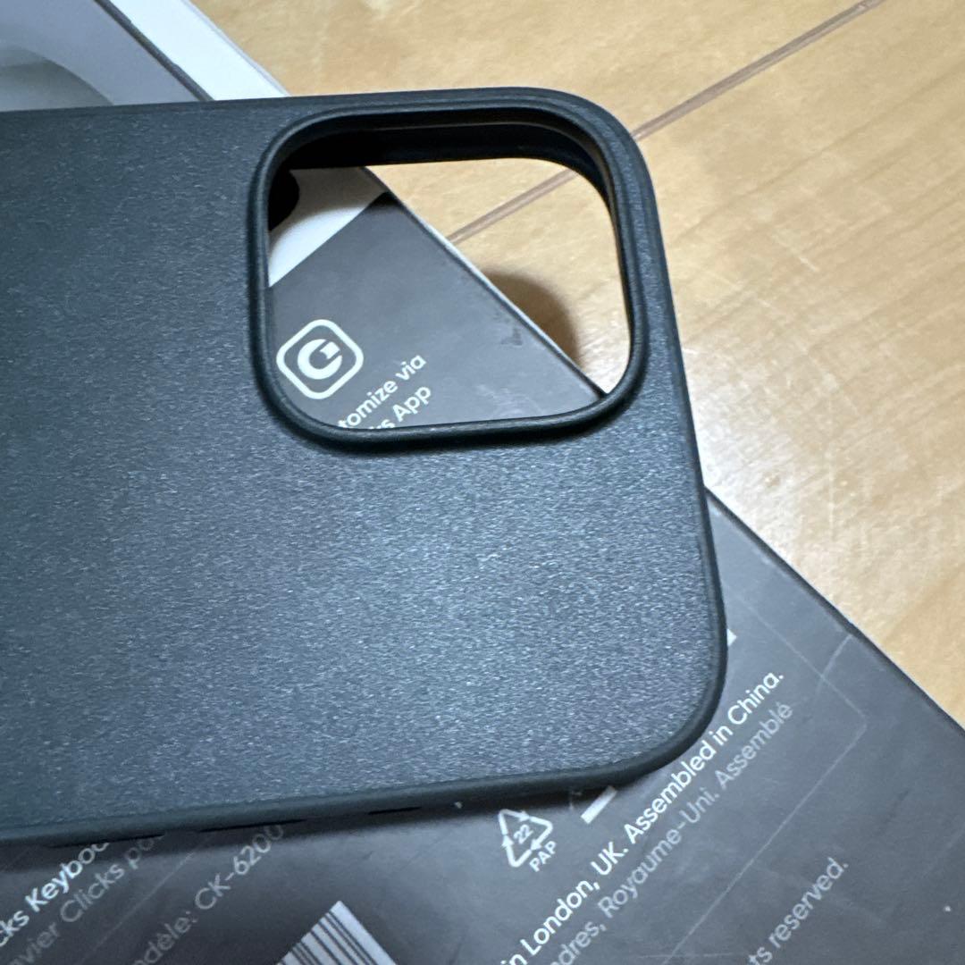 Clicks iPhone 16 Pro Max キーボードケース Onyx