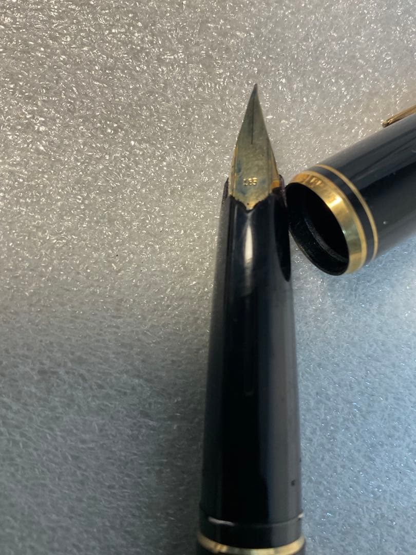 モンブラン 万年筆 黒　Mont Blanc 221