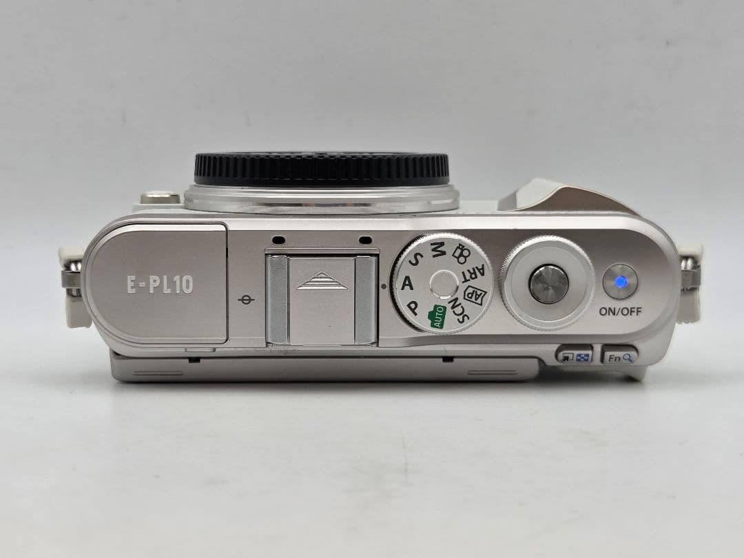 OLYMPUS PEN E-PL10 ボディ ホワイト