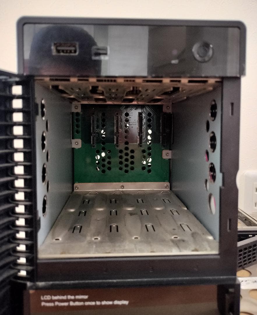 NAS 4ベイ RN104 NETGEAR ReadyNAS