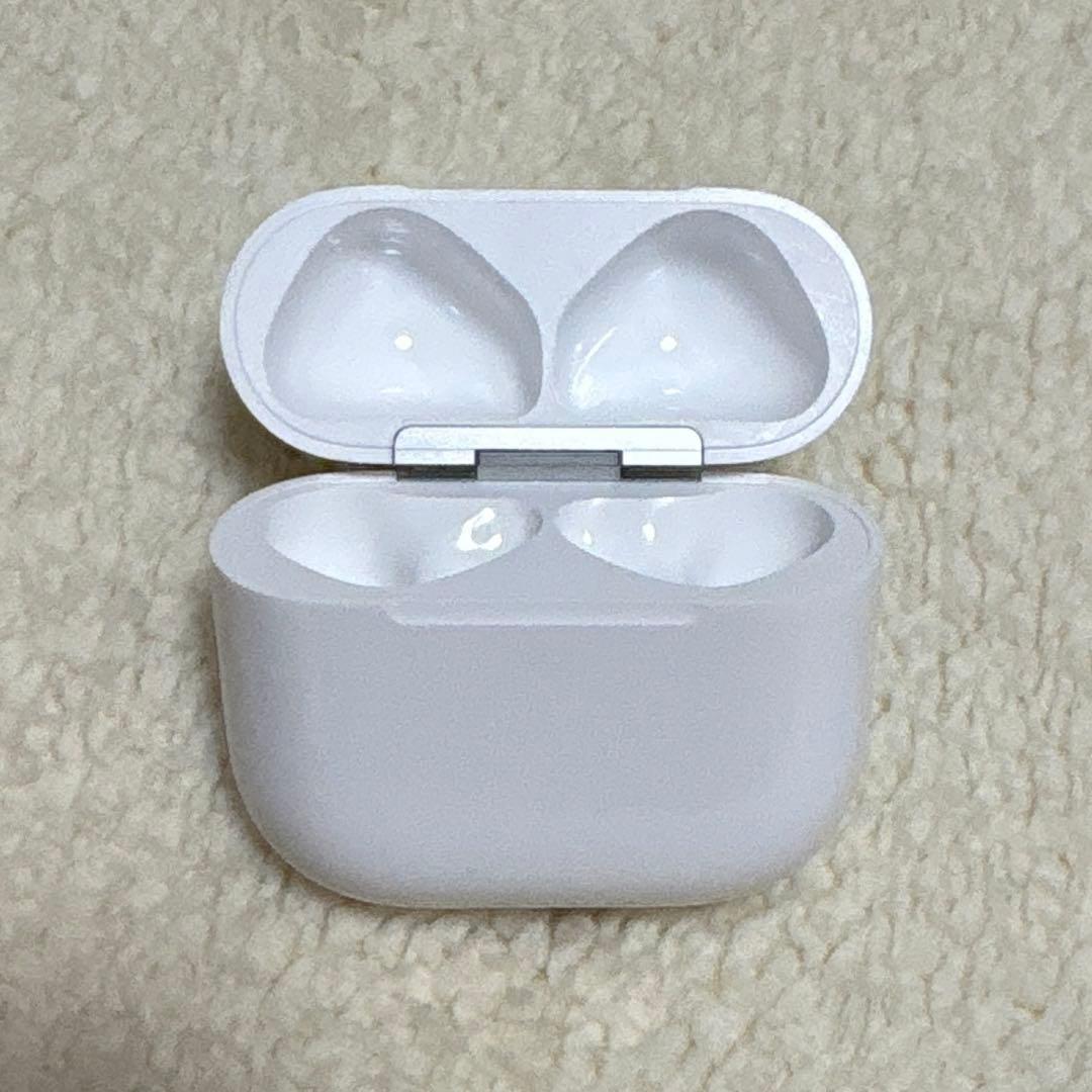 AirPods 第4世代 充電ケースのみ 正規品 動作確認済み