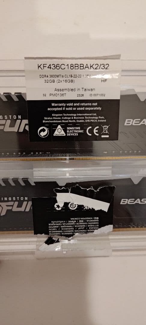 Kingston FURY BEAST DDR4 32GB (2x16GB)発光