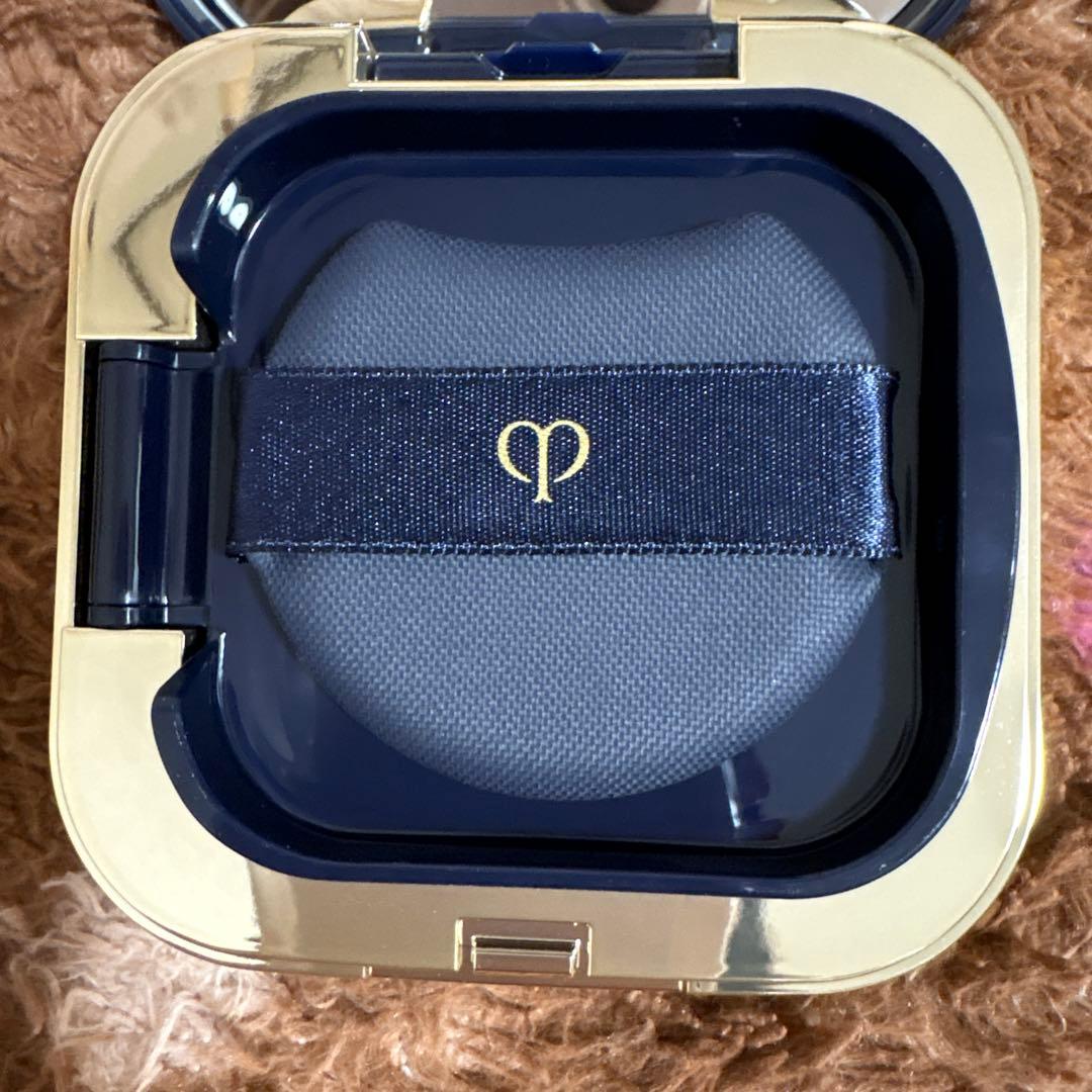 clé de peau タンクッションエクラ　ルミヌオークル10とケースセット