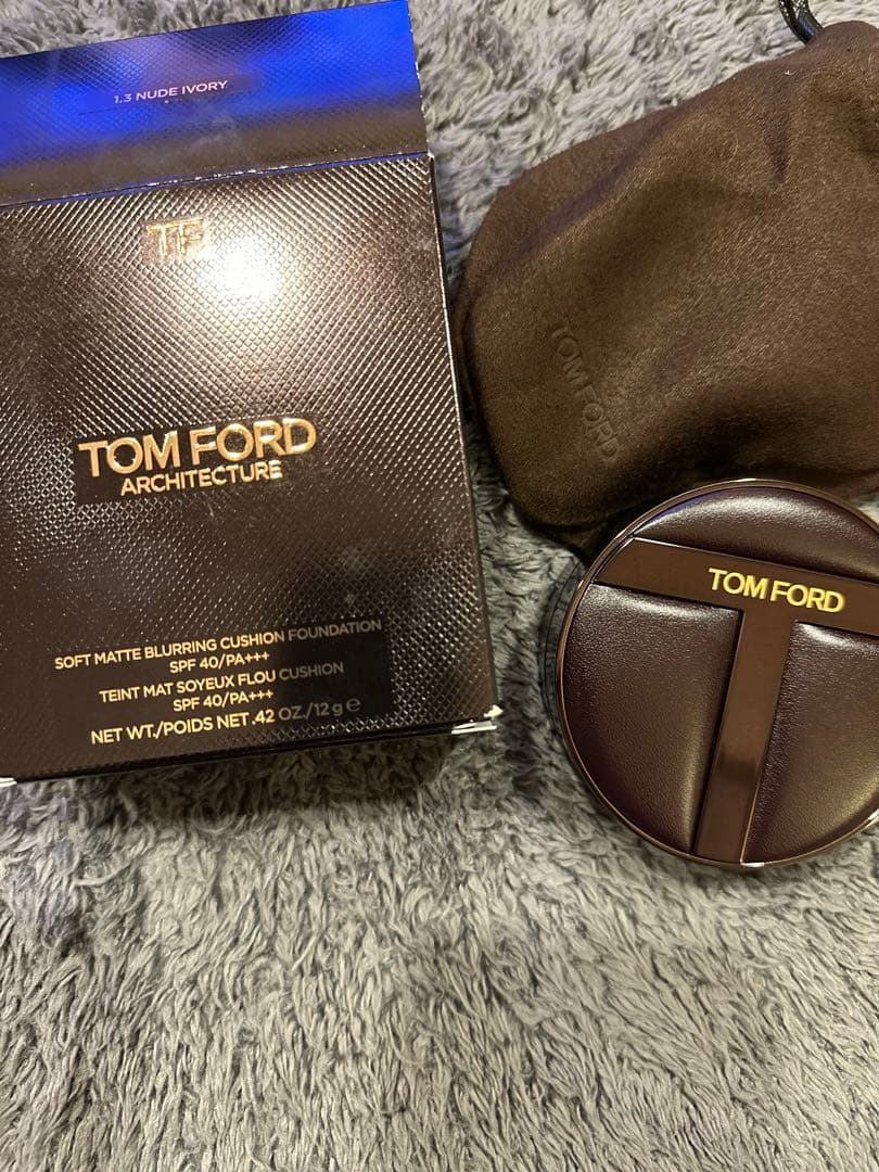 TOM FORD ソフトマットブラーリングクッションファンデーション