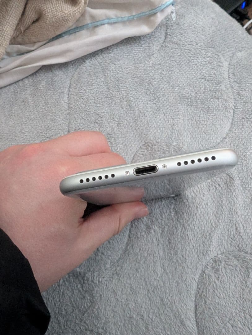 iPhone8シルバー64gb