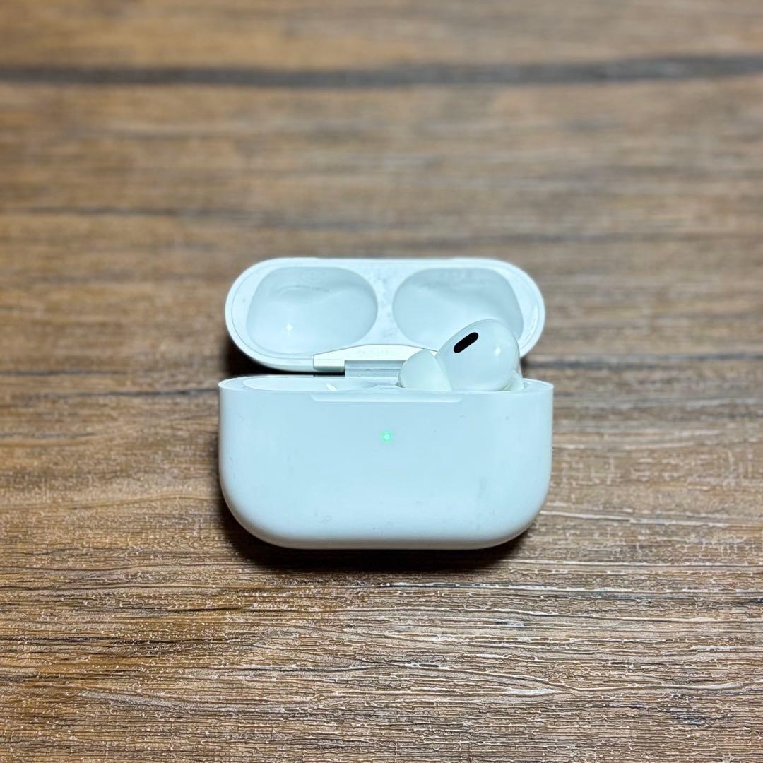 AirPods Pro(第2世代) ケース＋片耳(右耳)＋シリコンケース付き