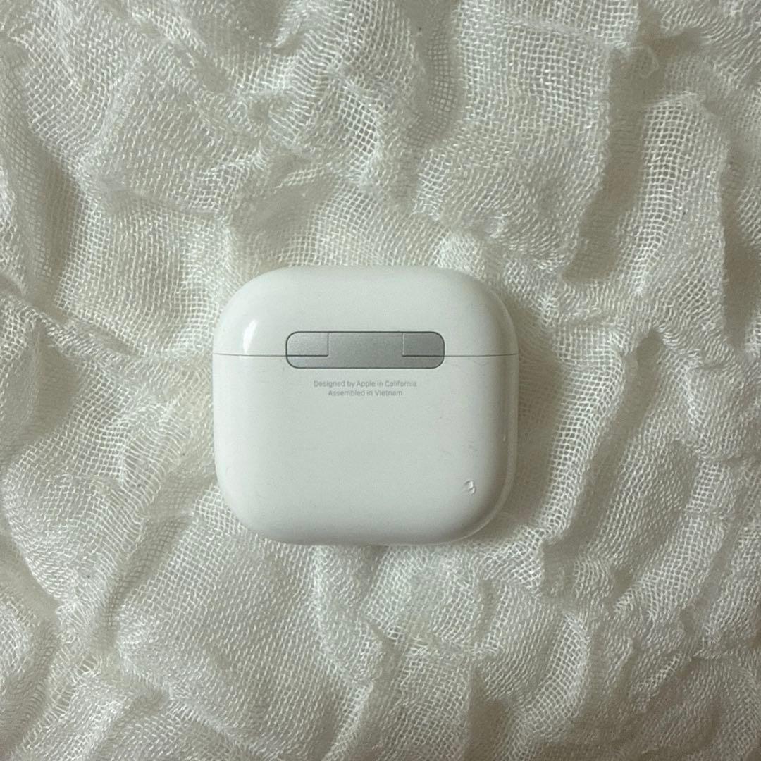【正規品】AirPods 4世代 充電ケースのみ