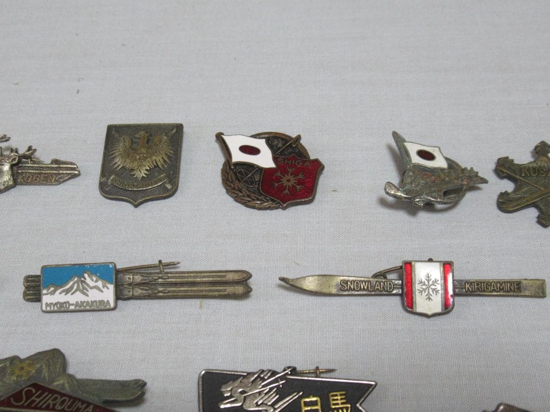美品 1960年代前半◆スキー場 志賀高原、草津、瀬戸瀬山他 ピンバッジ計34個