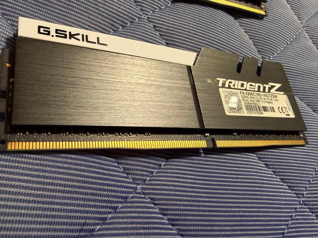 赤*靴様 【美品】G.SKILL Trident Z DDR4 16GB 320