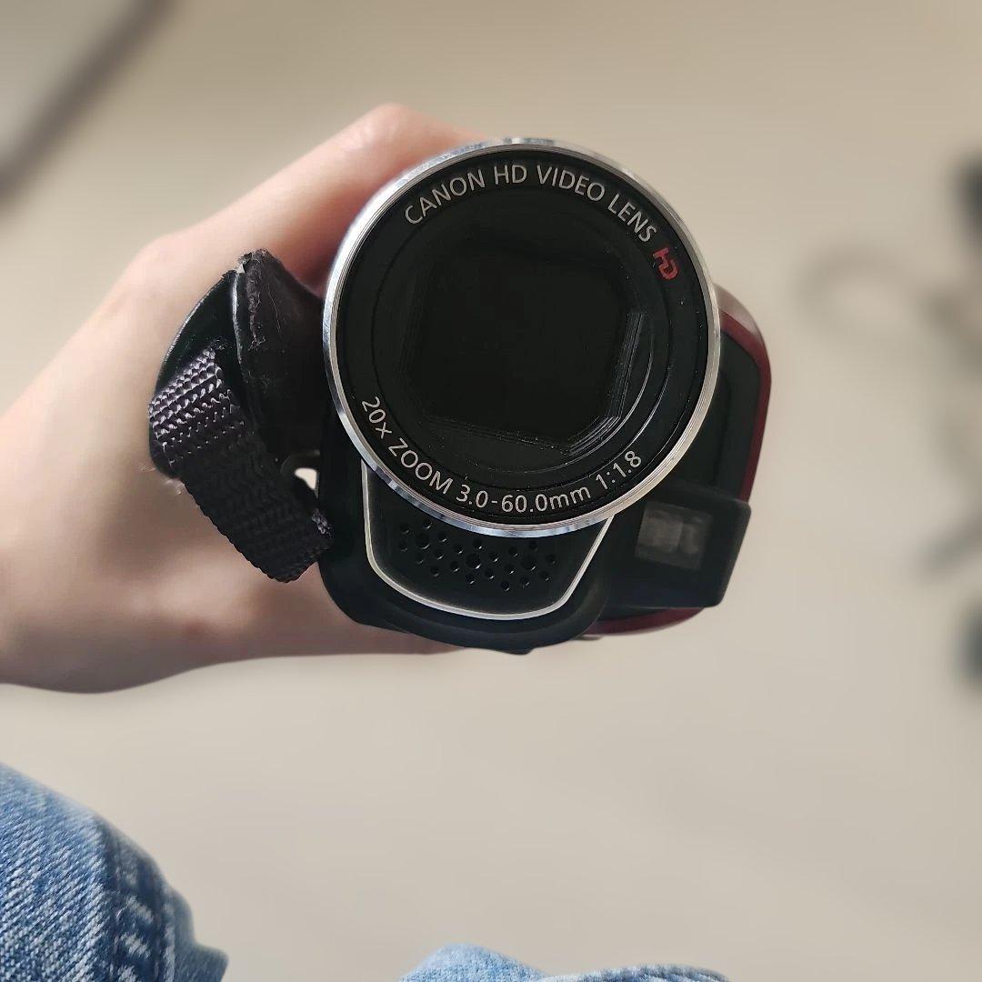 ▽CANON　ビデオカメラ　iVIS HFR10　ボルドー　大幅値下げしました。