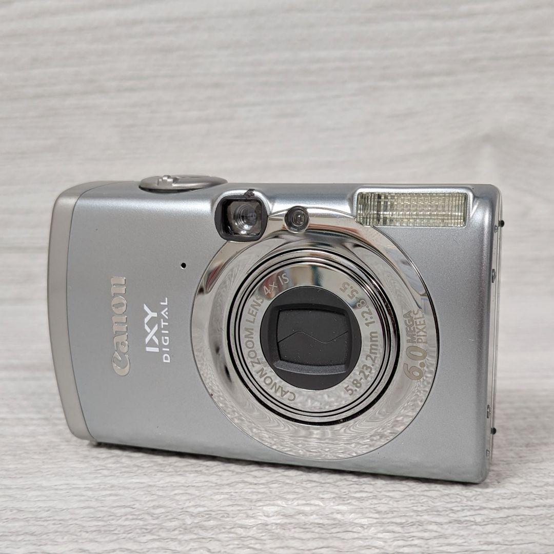 Canon キャノン IXY800IS シルバー 動作確認済 デジカメ ケース付