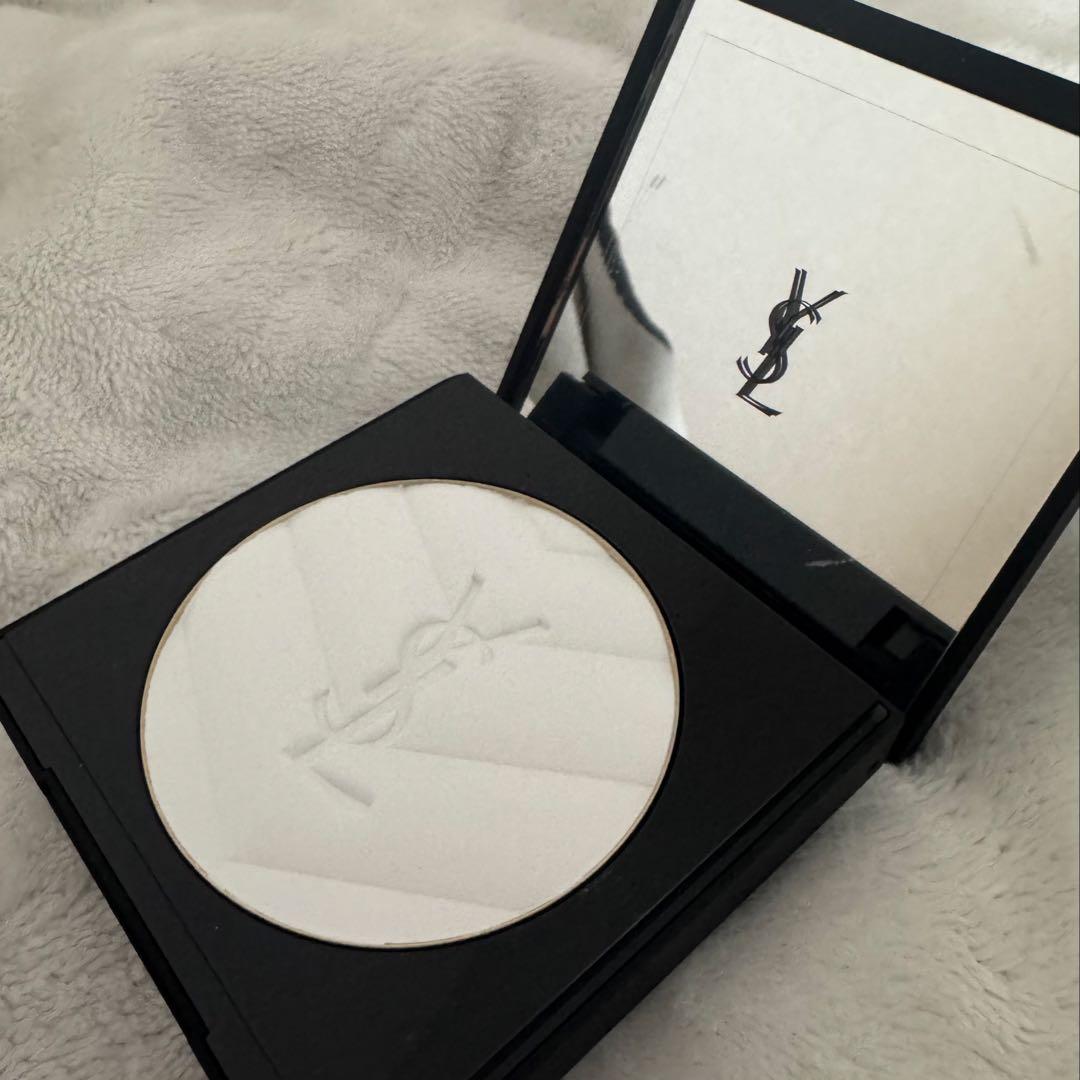 YSL プレストパウダー ブラック