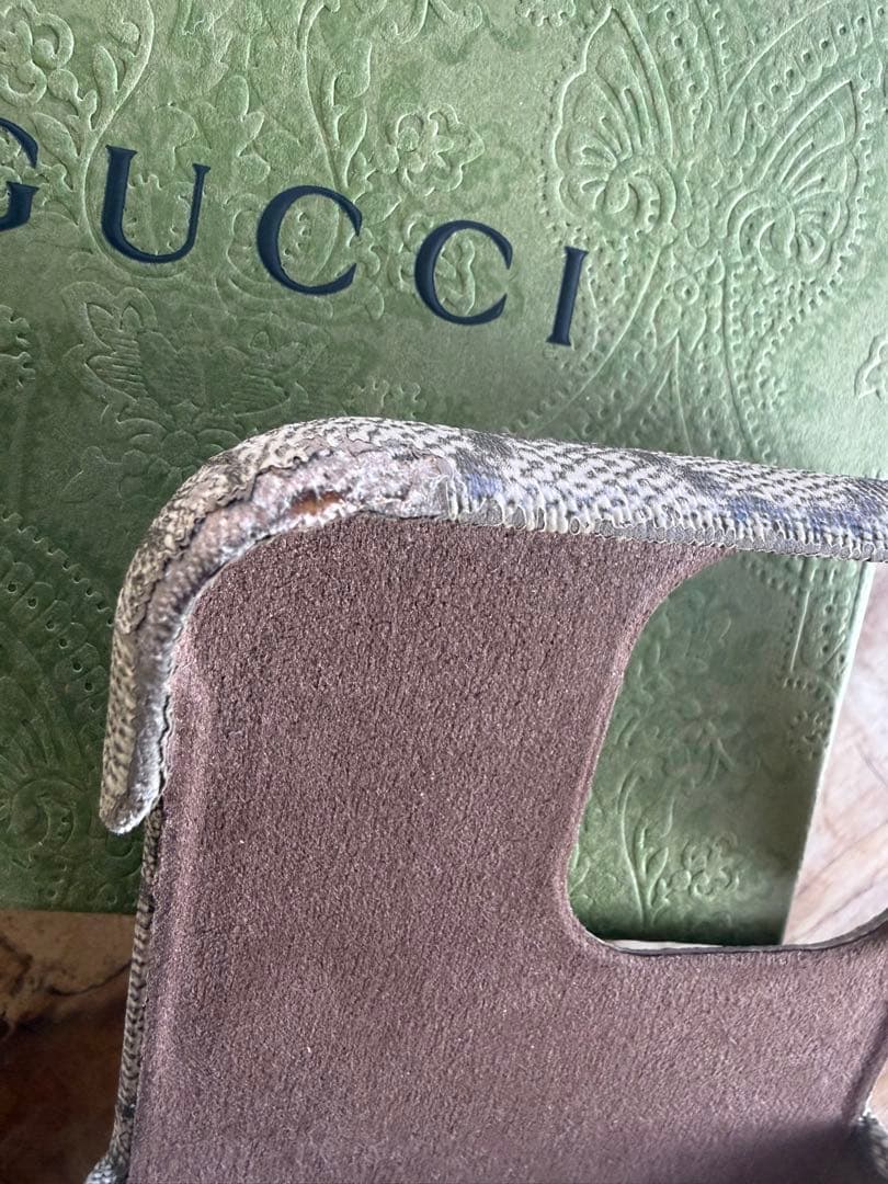 GUCCI スマホケース　iPhone15 pro max