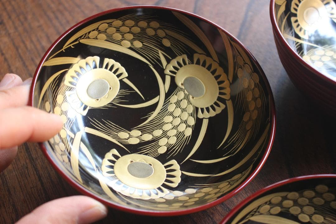 保管小傷のみ！深みある糸目紅溜塗に極上稲穂福来雀蒔絵のお椀2点（検輪島塗雑煮椀