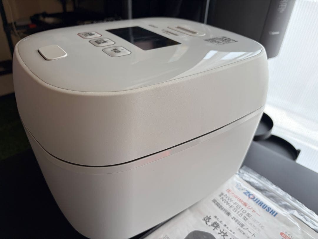 象印　圧力IH炊飯ジャー　NW-FB18 美品