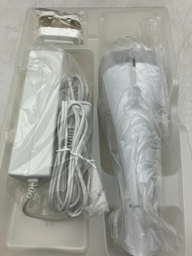 （新品未使用品）Panasonic ES-WP82 光エステ美顔器
