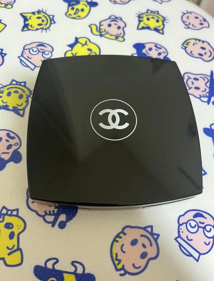 CHANEL アイシャドウLES 4 ROUGES YEUX ET JOUES