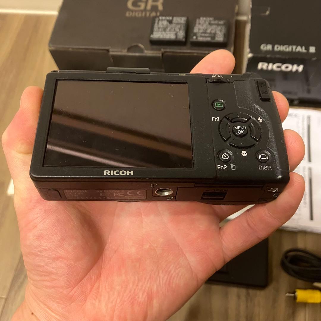 RICOH GR DIGITAL III 箱付き 予備バッテリーあり
