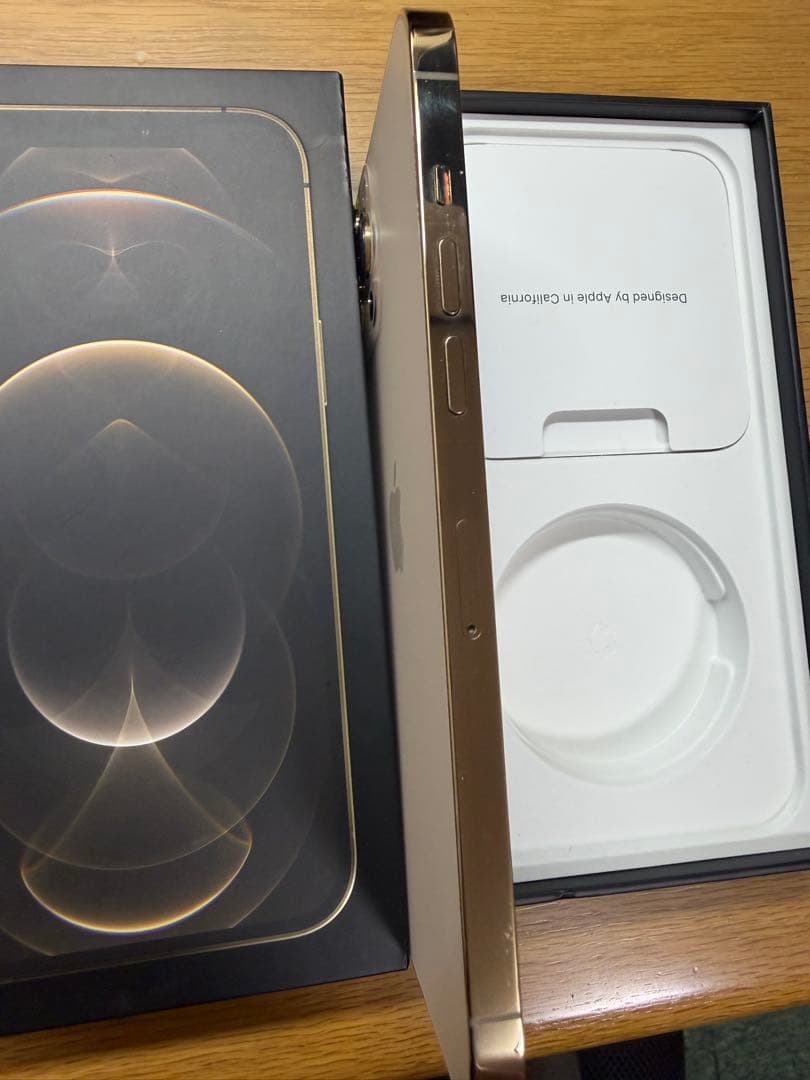 値下げ品Apple iPhone 12 promax 256GB gold中古品