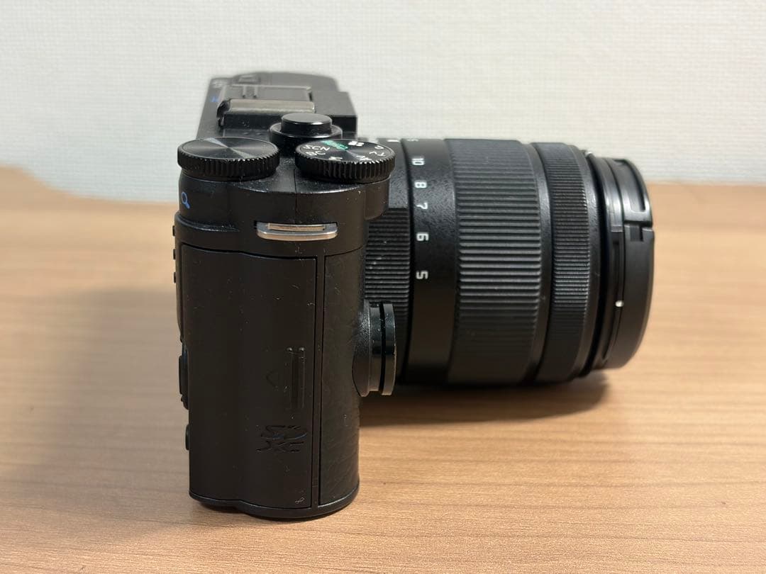 デジタルカメラ PENTAX Q-S1