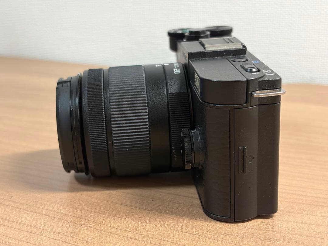 デジタルカメラ PENTAX Q-S1
