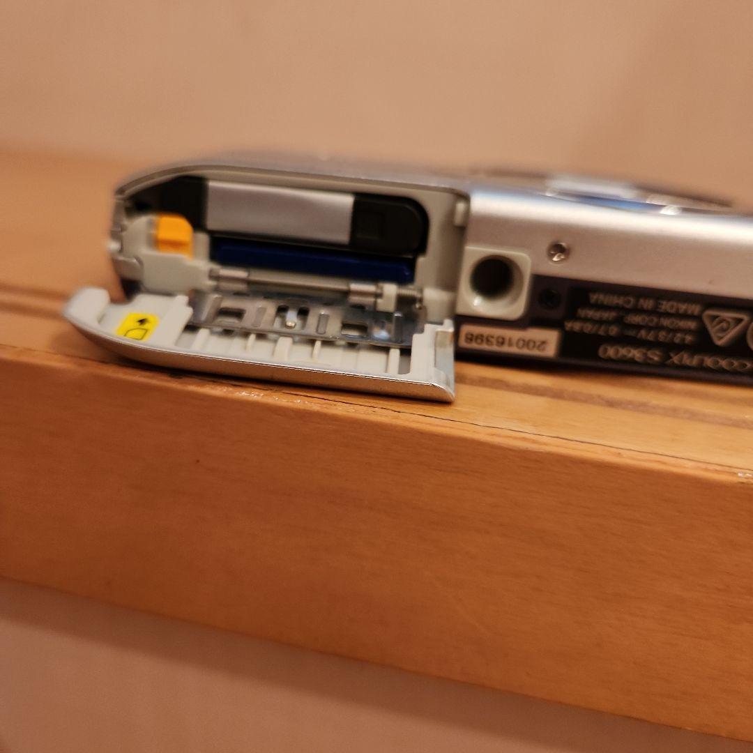 Nikon COOLPIX S3600 コンパクトデジタルカメラ