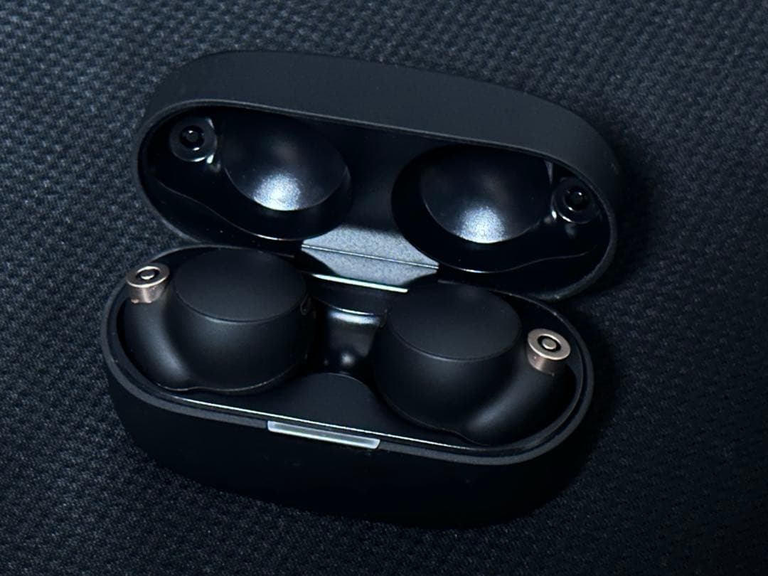 SONY ワイヤレスノイズキャンセリングイヤホン(送料込み)