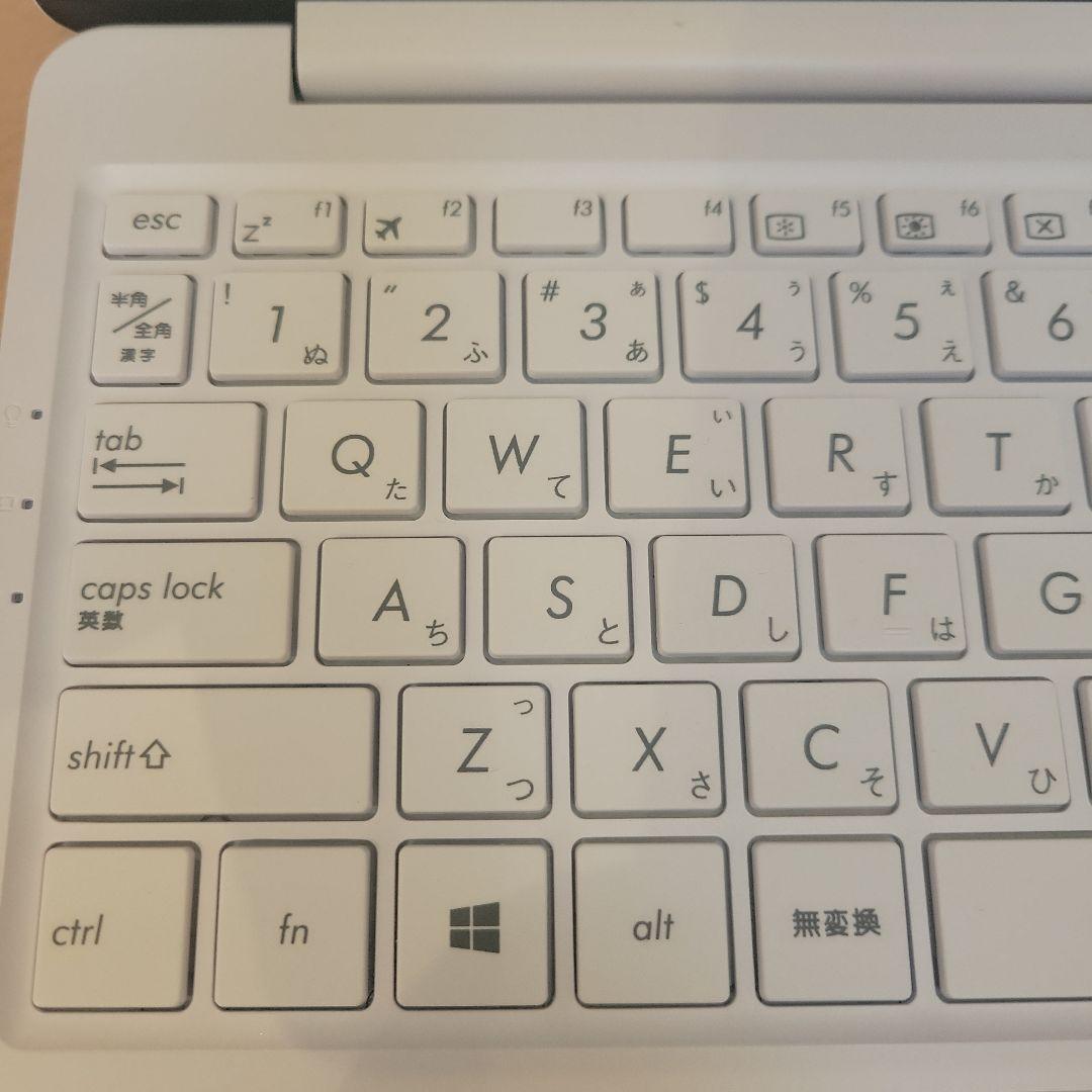 お子様への初めてのPCや寝室での動画閲覧用に最適