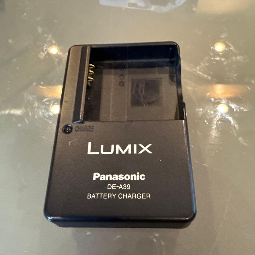 Pana DMC-FX500 LEICAレンズ光学8.9倍デジタル35.6倍