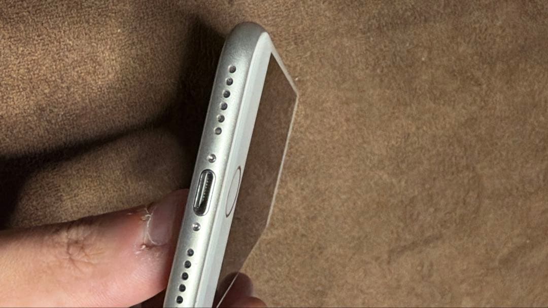 SIMロックなし　Apple iPhone 8 備品 82%