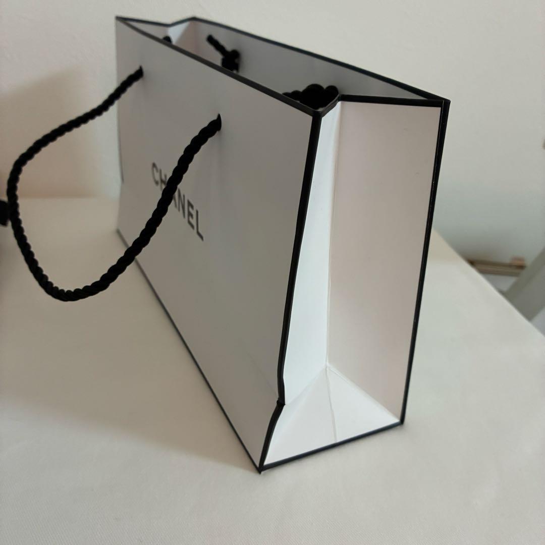 CHANEL LA CRÈME MAIN 50ml ギフトバッグ付き