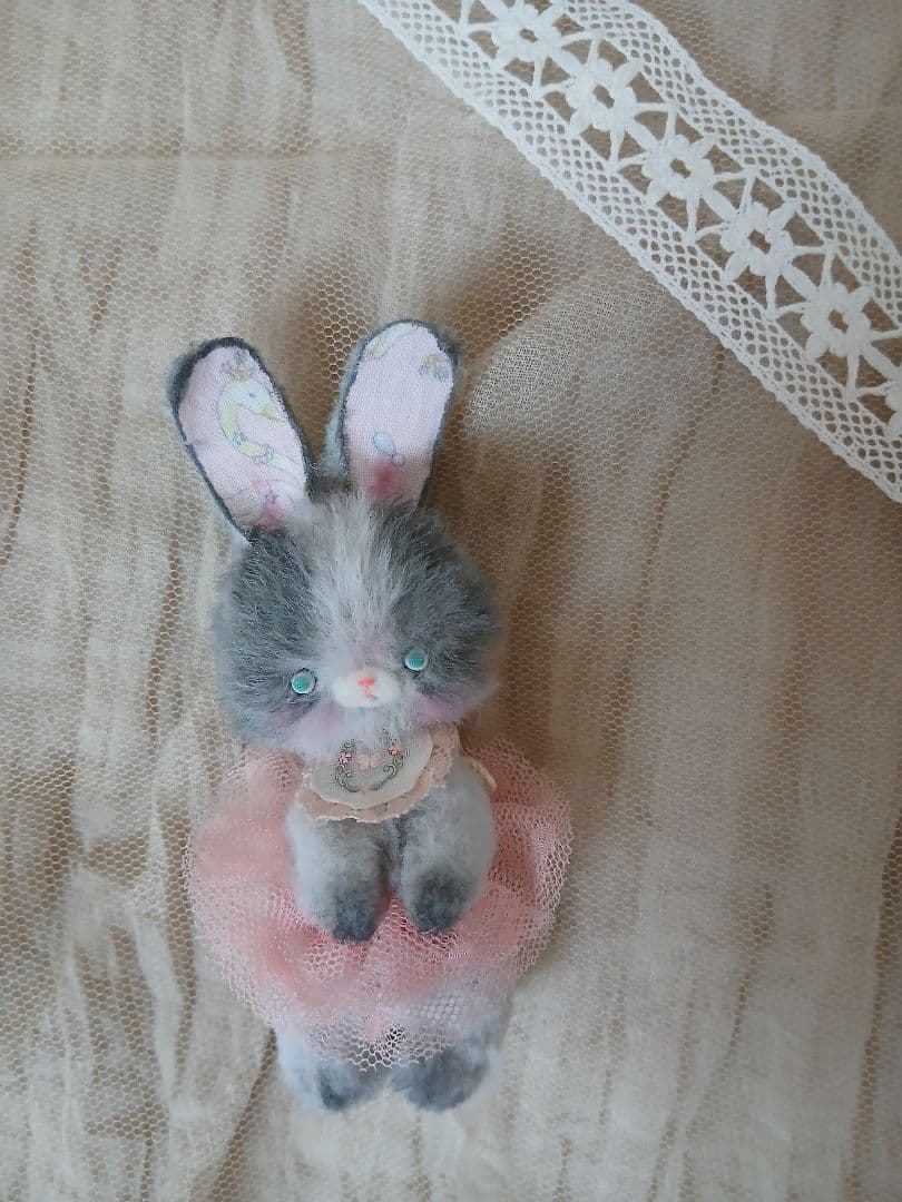 有名作家さま　ミニチュアぬいぐるみ　テディベア　ハンドメイド(うさぎ)