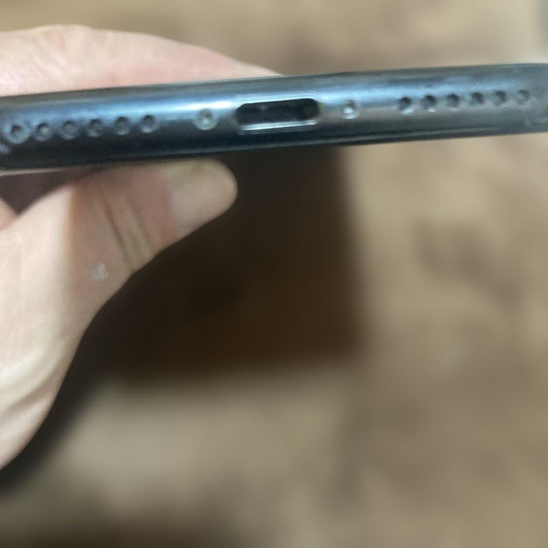 iPhone 7ブラック 128GB本体