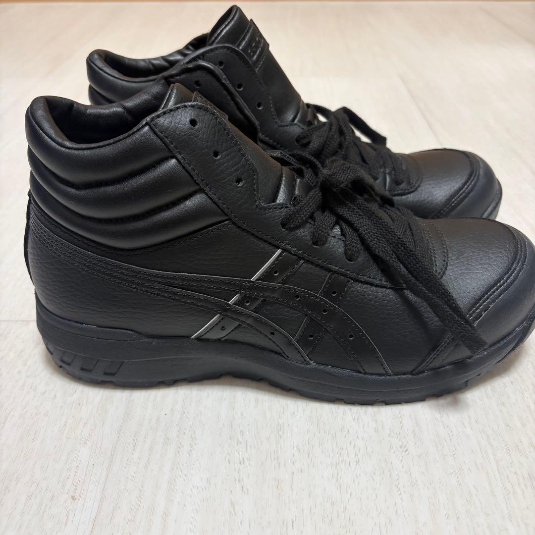 ASICS ブラック ハイカットスニーカー