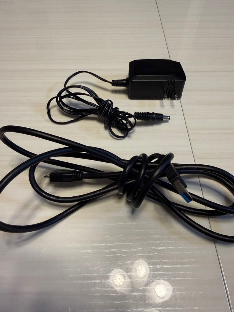 【美品】BUFFALO 3TB 外付けHDD HDV-SQ3.0U3/VC