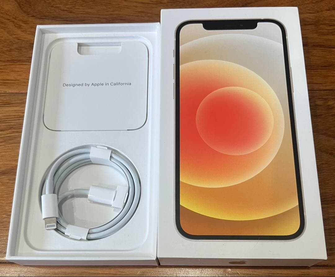 Apple iPhone 12 64GB 付属品完備　ホワイト