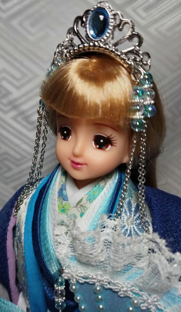 青のお雛様/洋風十二単(盛装)/金髪のジェニーちゃん付き