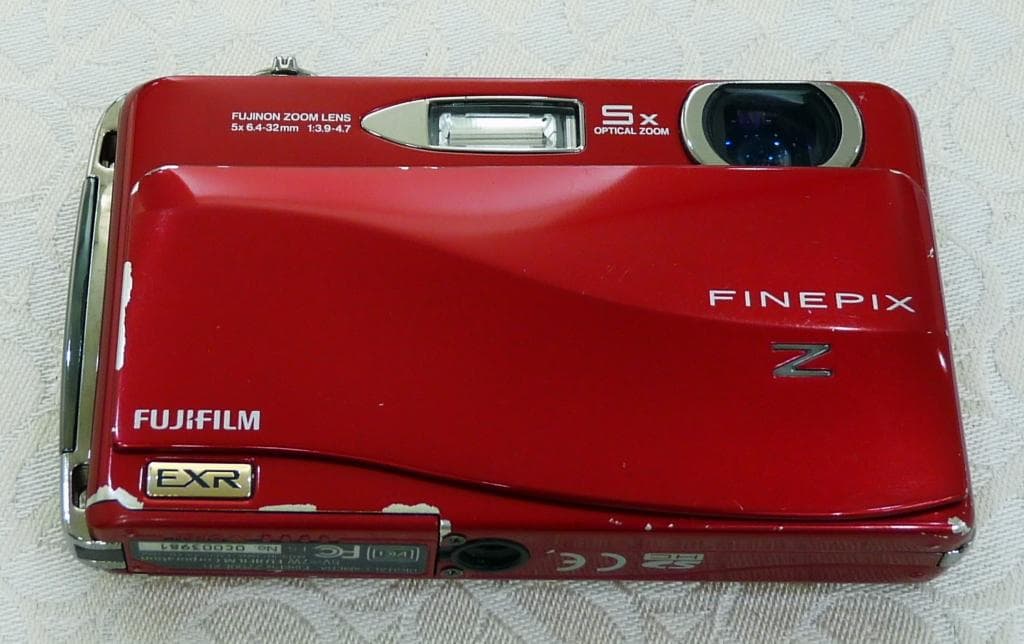 ★フジフィルム★FinePix Z700EXR（レッド）★ 付属品全てあり！ ★