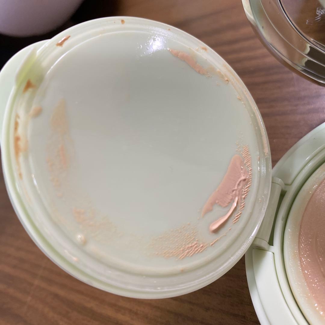 プラダ　クッションファンデーションLC5番