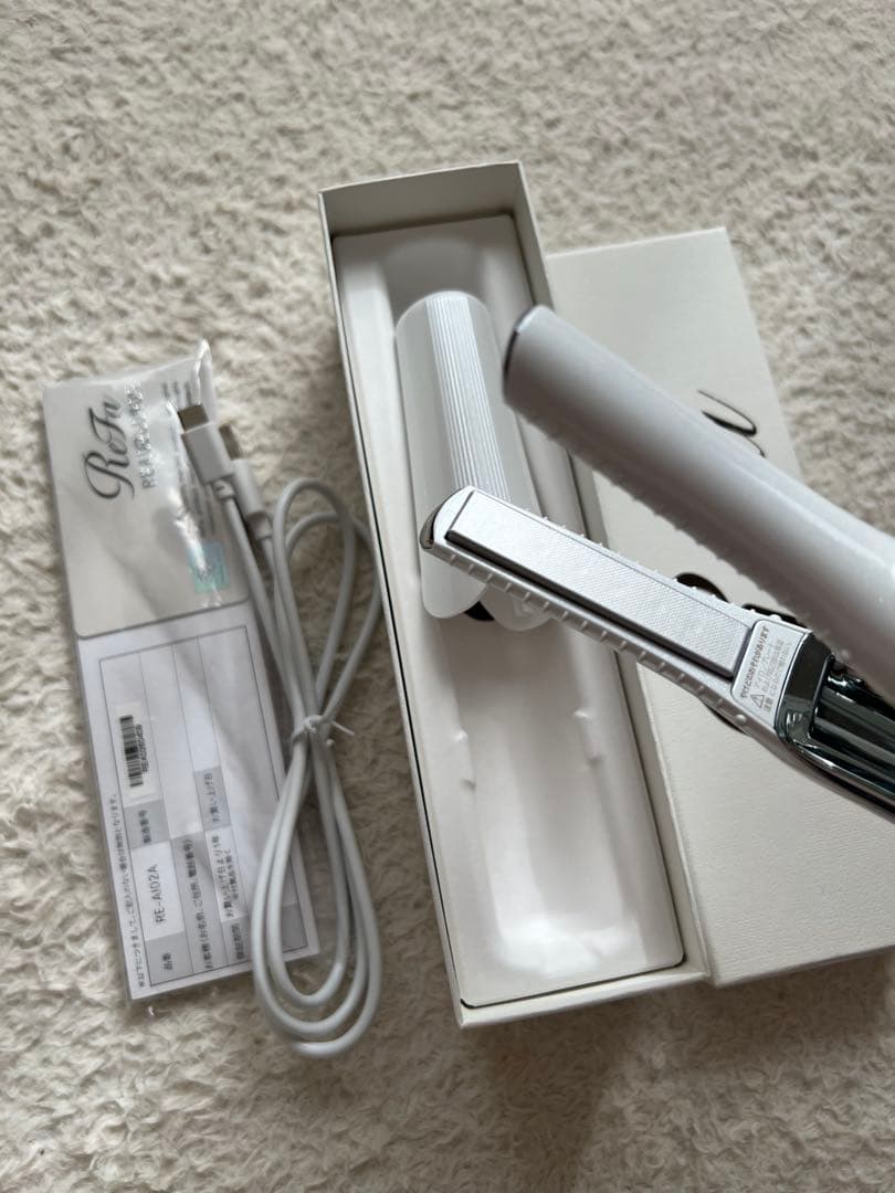 たまご様*ReFa ヘアアイロン コードレス 専用ケース付き