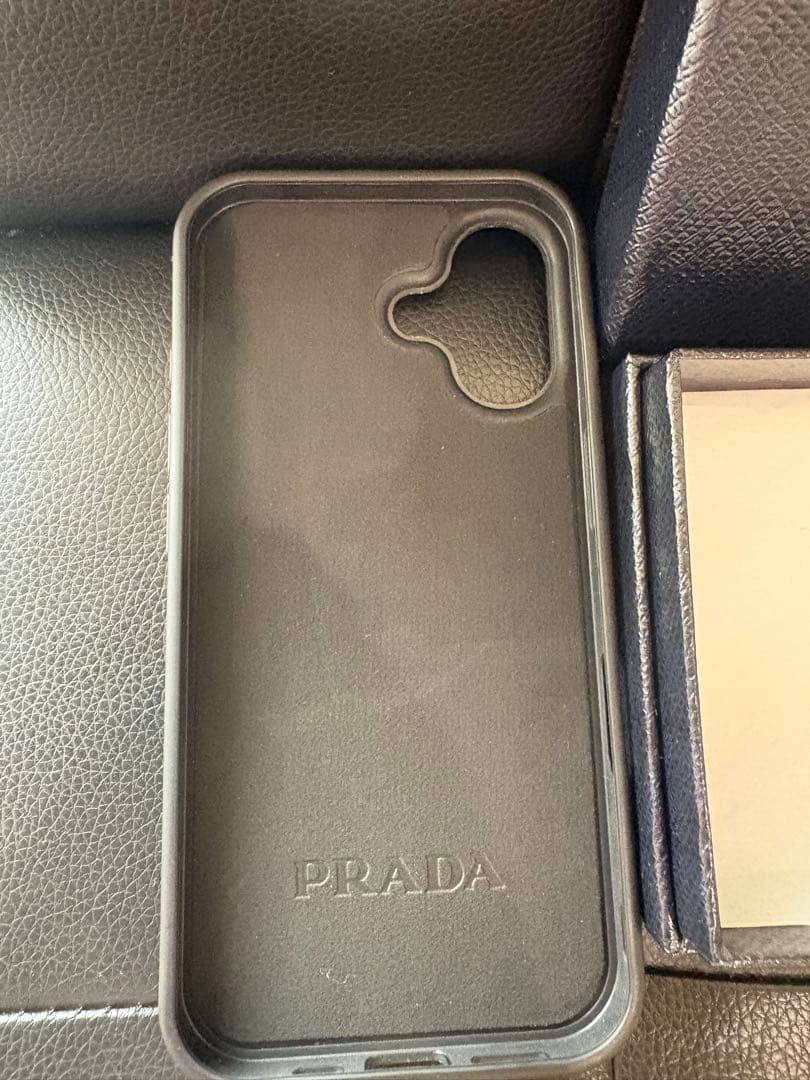 PRADA iphone16ケース ラインストーン クリスタル 三角ロゴ 正規品