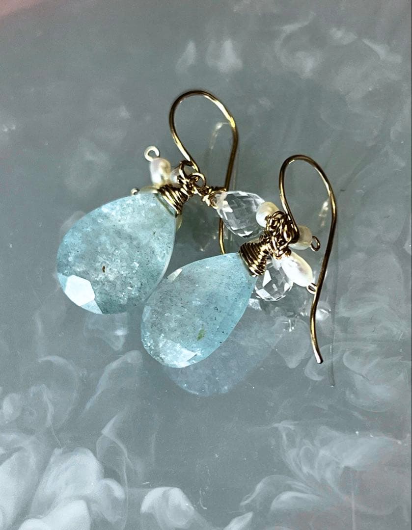ハニーフラットです。シンデレラアクアマリンのピアス