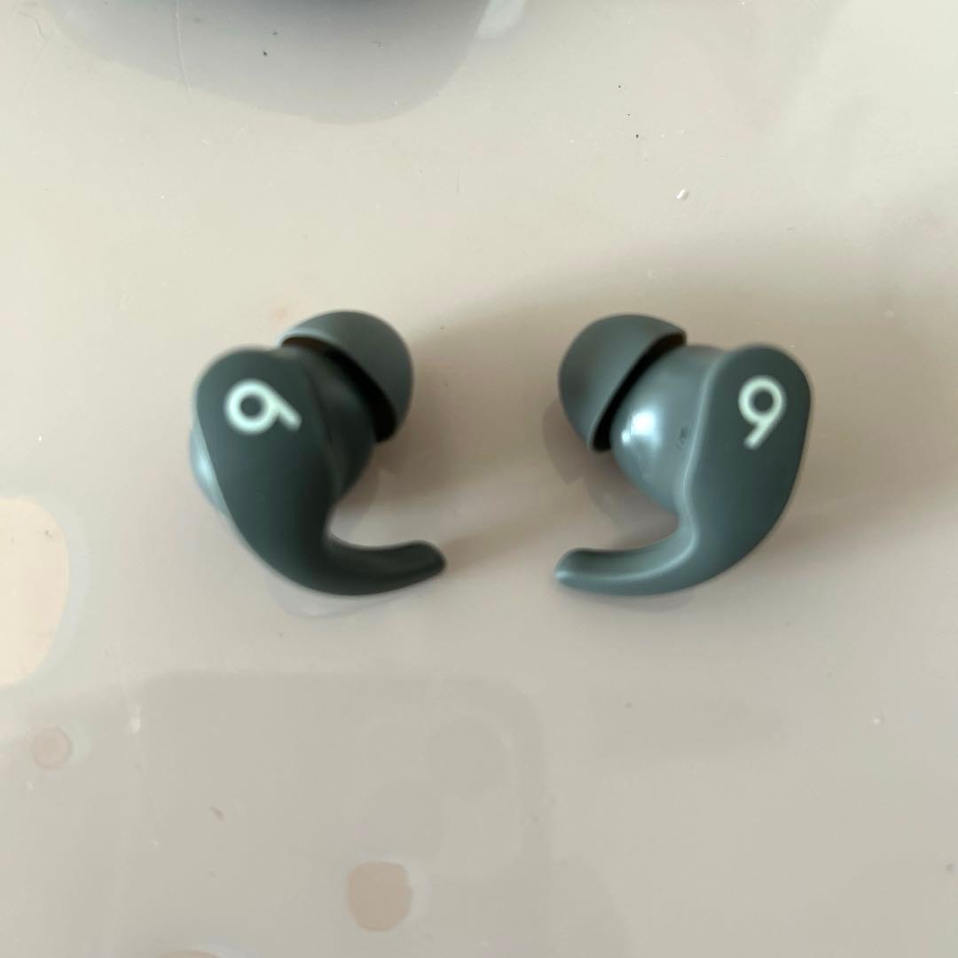 Beats Fit Pro グレー