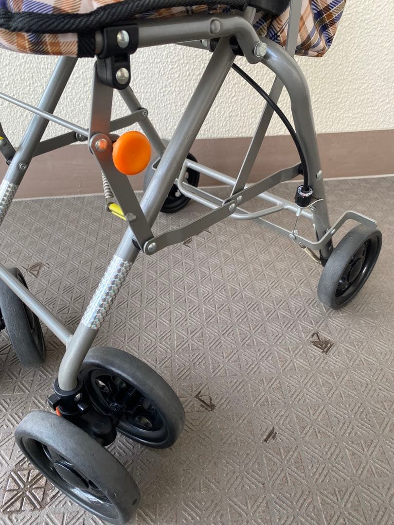 シルバーカー 楽々健 ラクーノウォーカー 折りたたみ軽量 コンパクト 座れる
