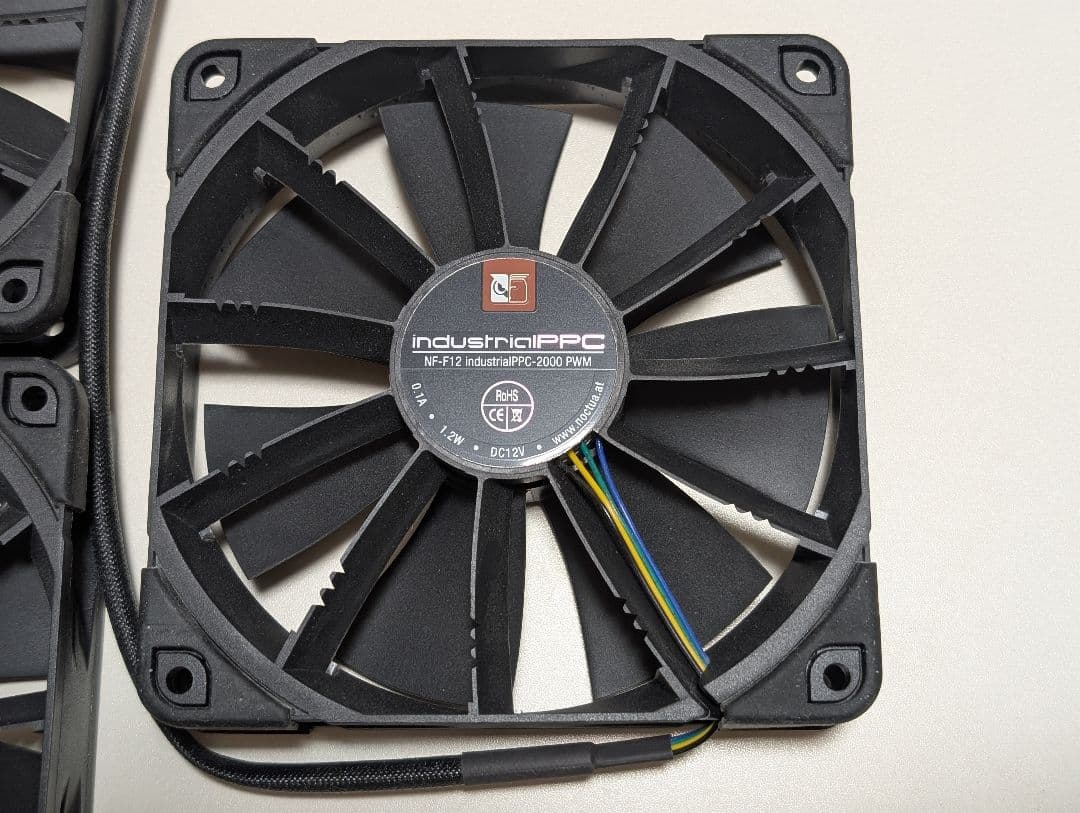 Noctua NF-F12 industrialPPC-2000 PWM 3個