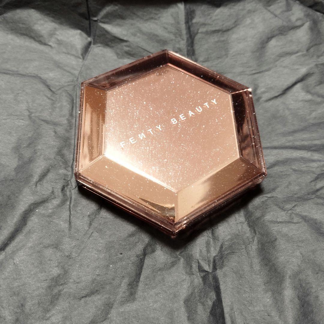 新品● Fenty Beauty フェンティ ローズ ダイヤモンドボム
