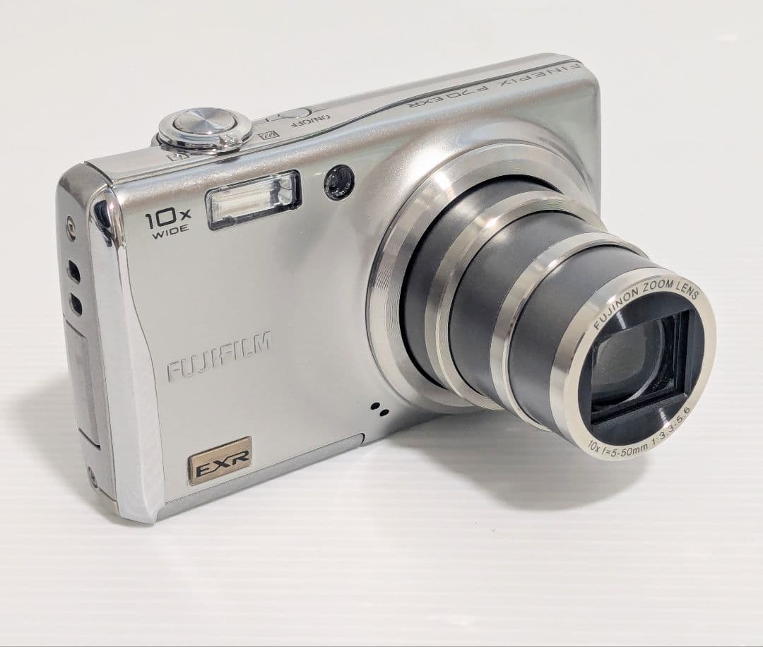 FUJIFILM　フジフィルム　 Finepix F70EXR シルバー