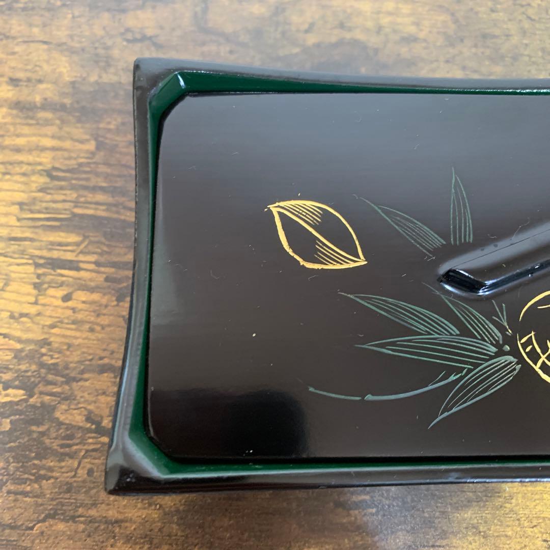 E-1 ⑤ 上品な和菓子器 蓋付き 菓子鉢 黒塗り 内緑 金彩 竹・貝装飾 小物
